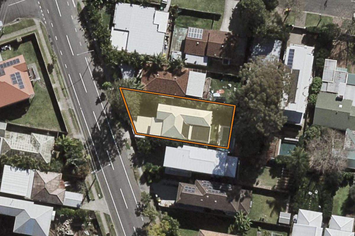 Aerial photo of 106 Oxley Road, Chelmer QLD 4068 with the lot boundary outlined in amber