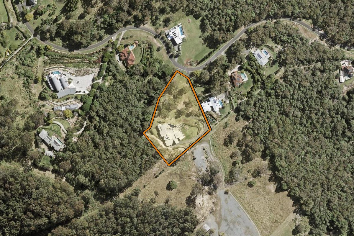 Aerial photo of 142 Tallai Road, Tallai QLD 4213 with the lot boundary outlined in amber