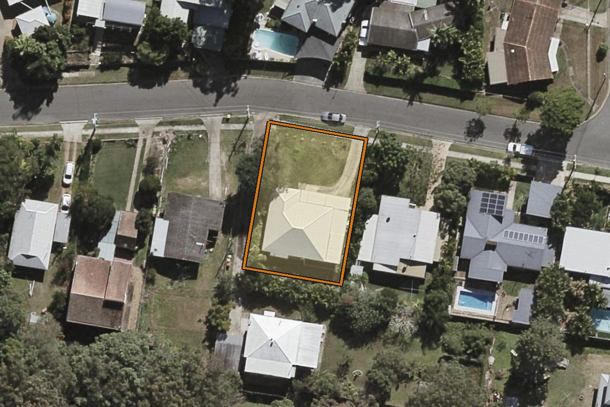 Aerial photo of 15 Santley Street, Mount Gravatt QLD 4122 with the lot boundary outlined in amber