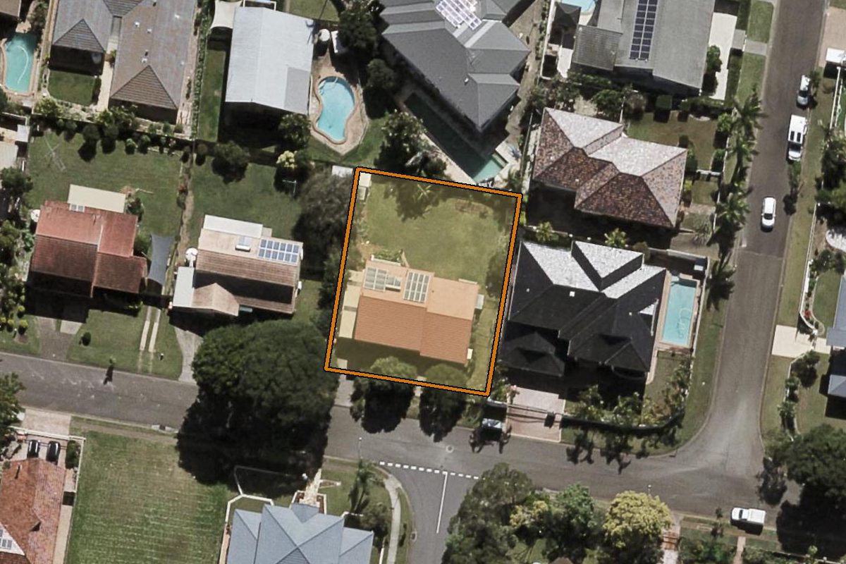 Aerial photo of 16 Faringdon Street, Robertson QLD 4109 with the lot boundary outlined in amber