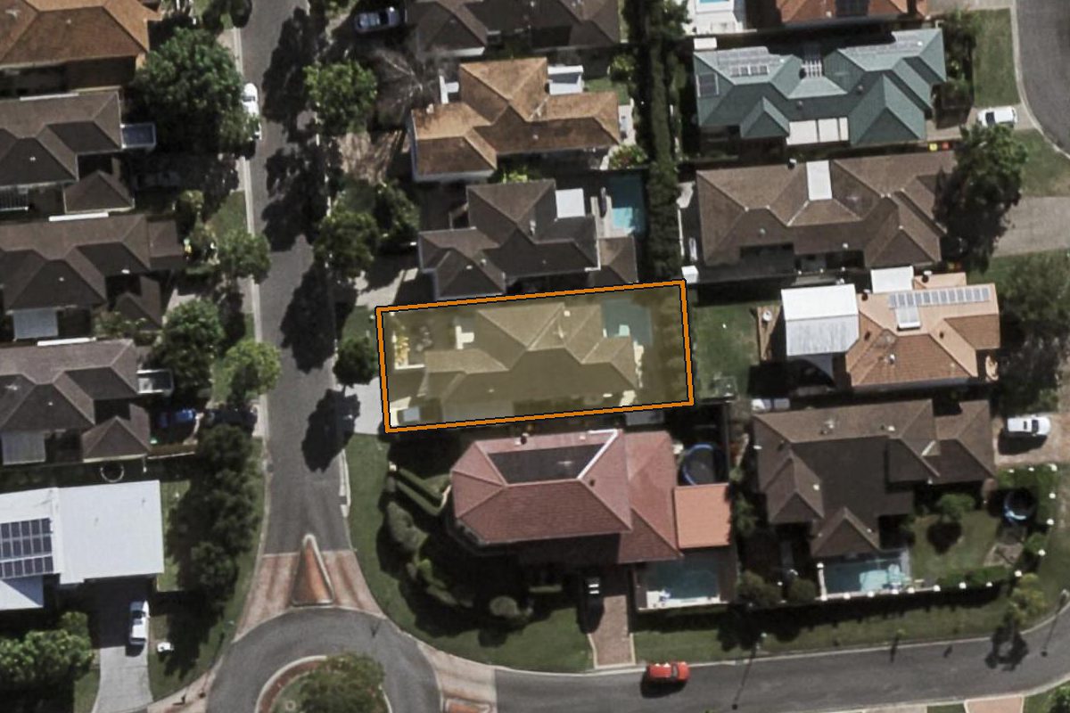 Aerial photo of 16 Tenterfield Street, Murarrie QLD 4172 with the lot boundary outlined in amber