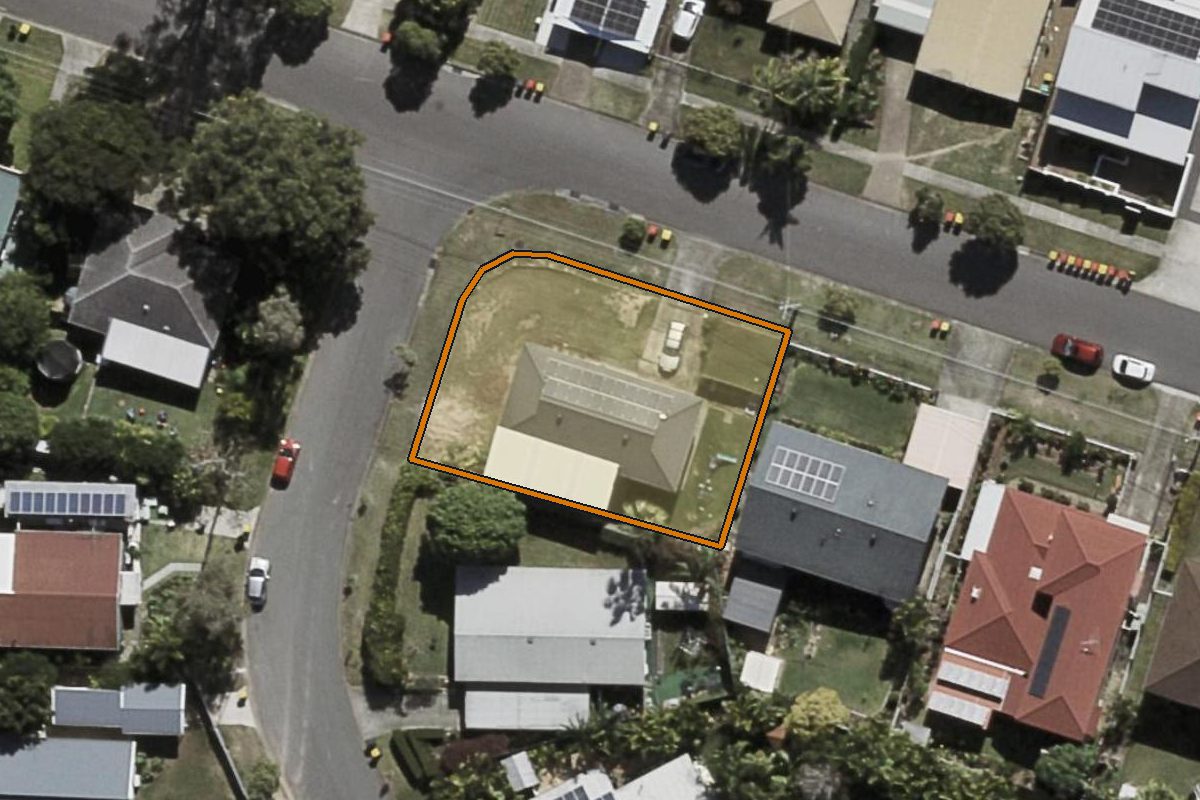Aerial photo of 19 Penelope Street, Murarrie QLD 4172 with the lot boundary outlined in amber