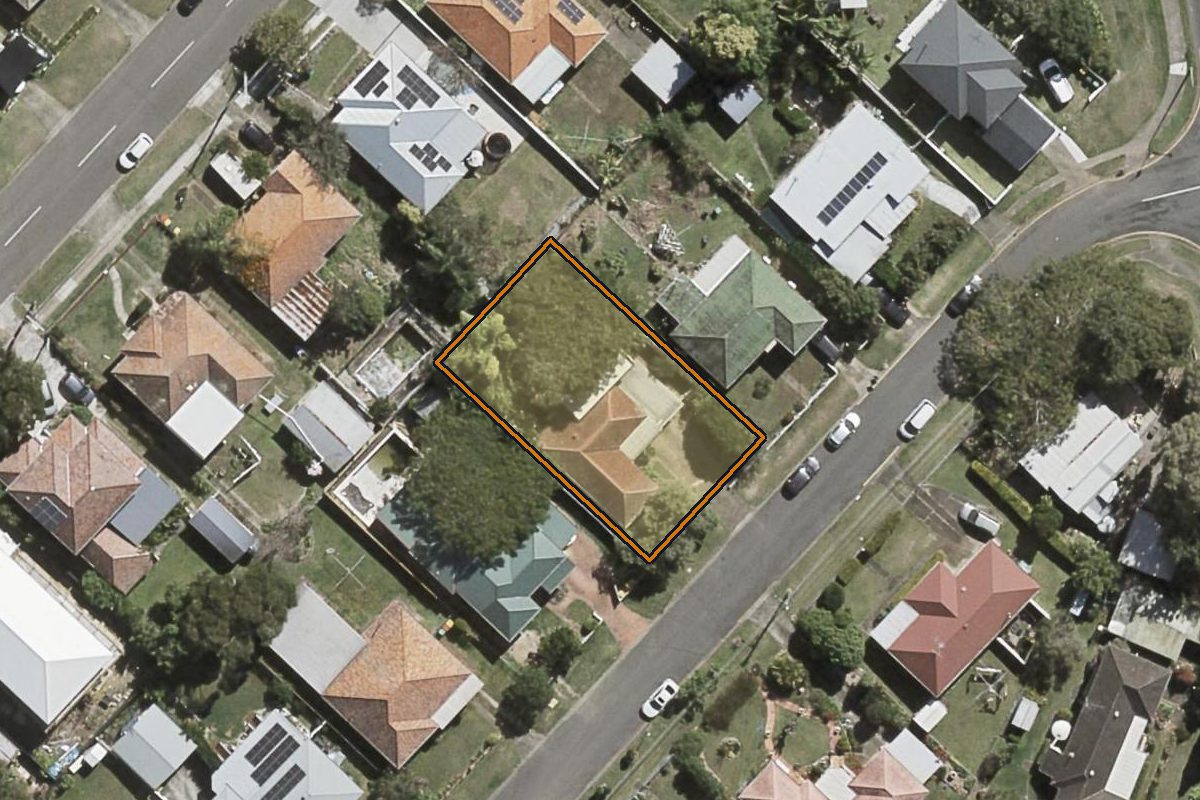 Aerial photo of 19 Queensthorpe Street, Tarragindi QLD 4121 with the lot boundary outlined in amber