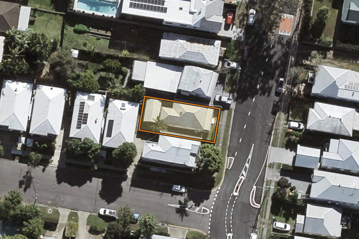Aerial photo of 22 Prince Street, Paddington QLD 4064 with the lot boundary outlined in amber