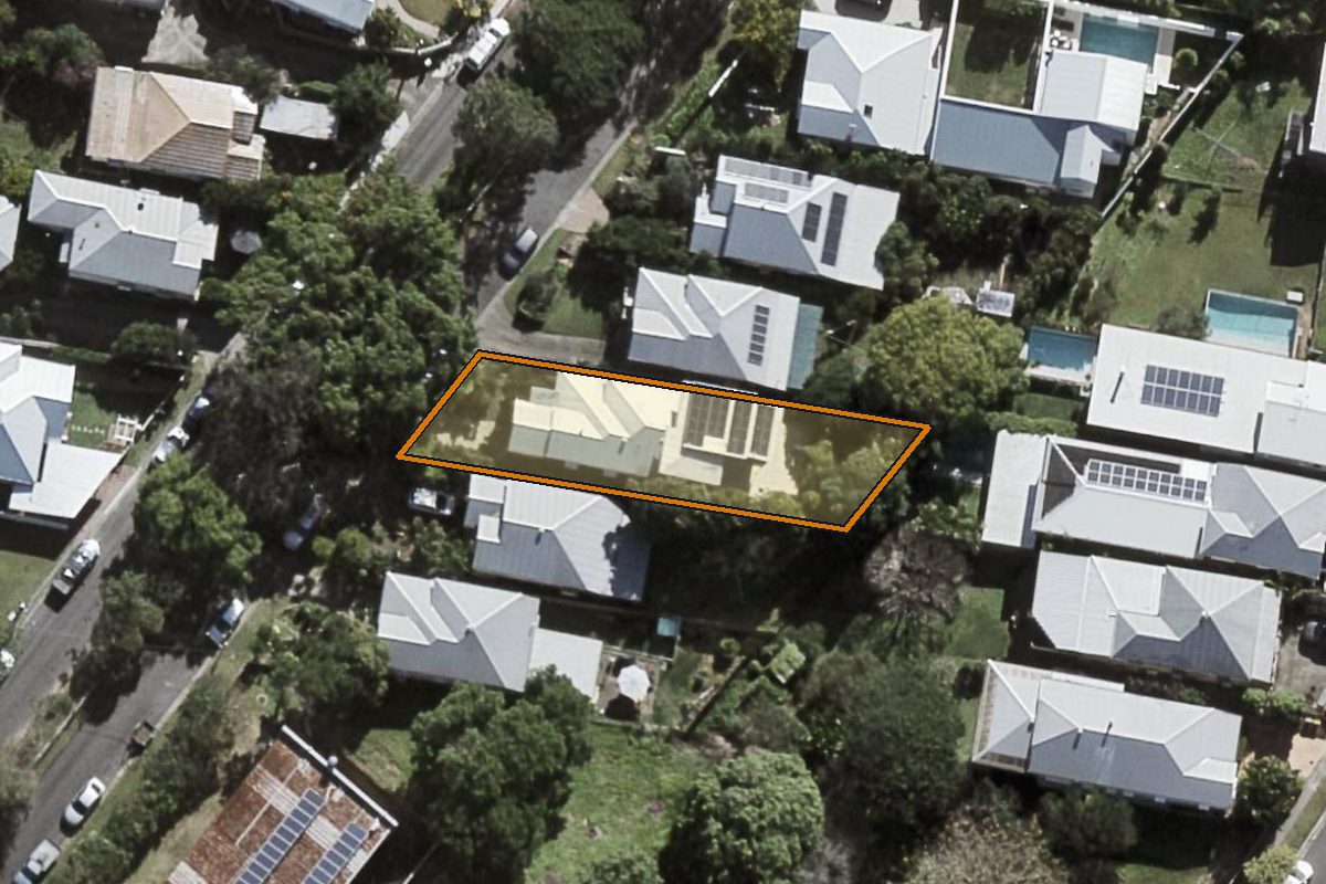 Aerial photo of 25 Central Avenue, Paddington QLD 4064 with the lot boundary outlined in amber