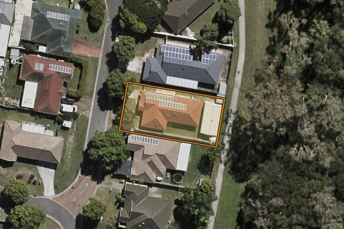 Aerial photo of 36 Greenlaw Place, Eight Mile Plains QLD 4113 with the lot boundary outlined in amber