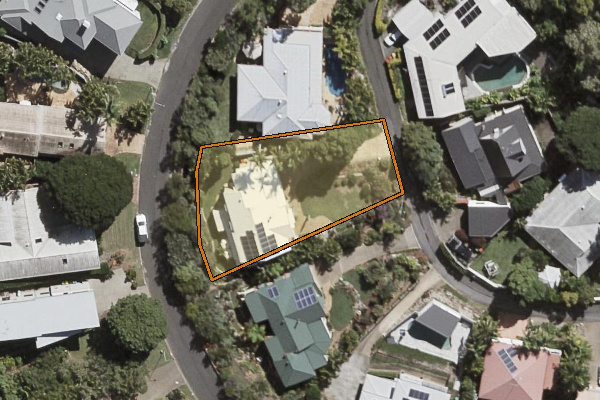 Aerial photo of 4 Potter Lane, Carina Heights QLD 4152 with the lot boundary outlined in amber