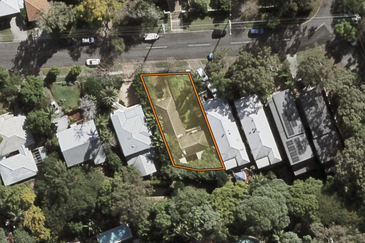 Aerial photo of 45 Raglan Street, St Lucia QLD 4067 with the lot boundary outlined in amber