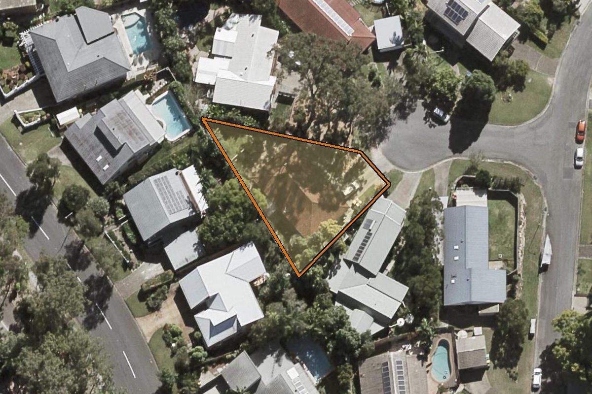 Aerial photo of 6 Coree Close, Jindalee QLD 4074 with the lot boundary outlined in amber