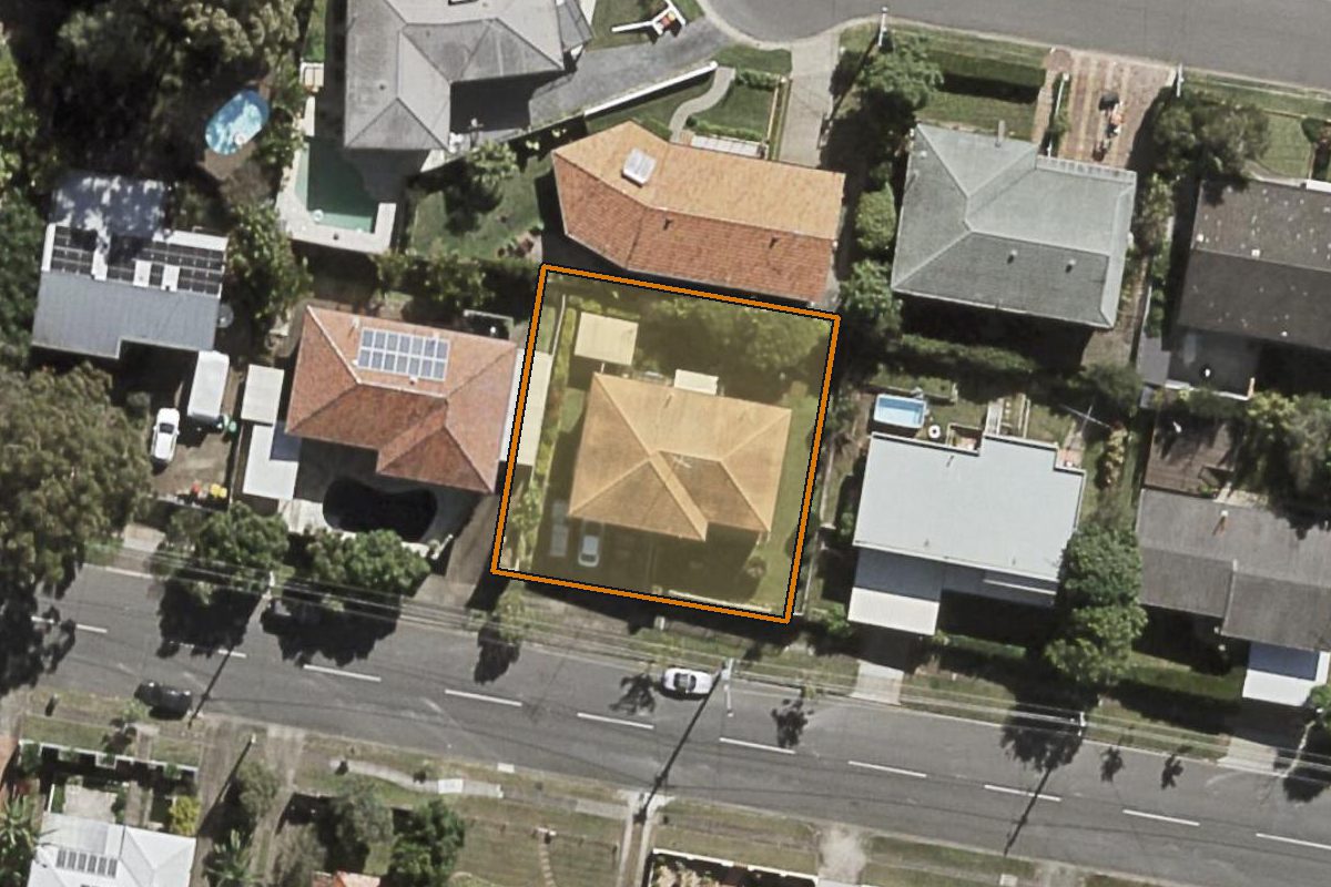 Aerial photo of 61 Weller Road, Tarragindi QLD 4121 with the lot boundary outlined in amber