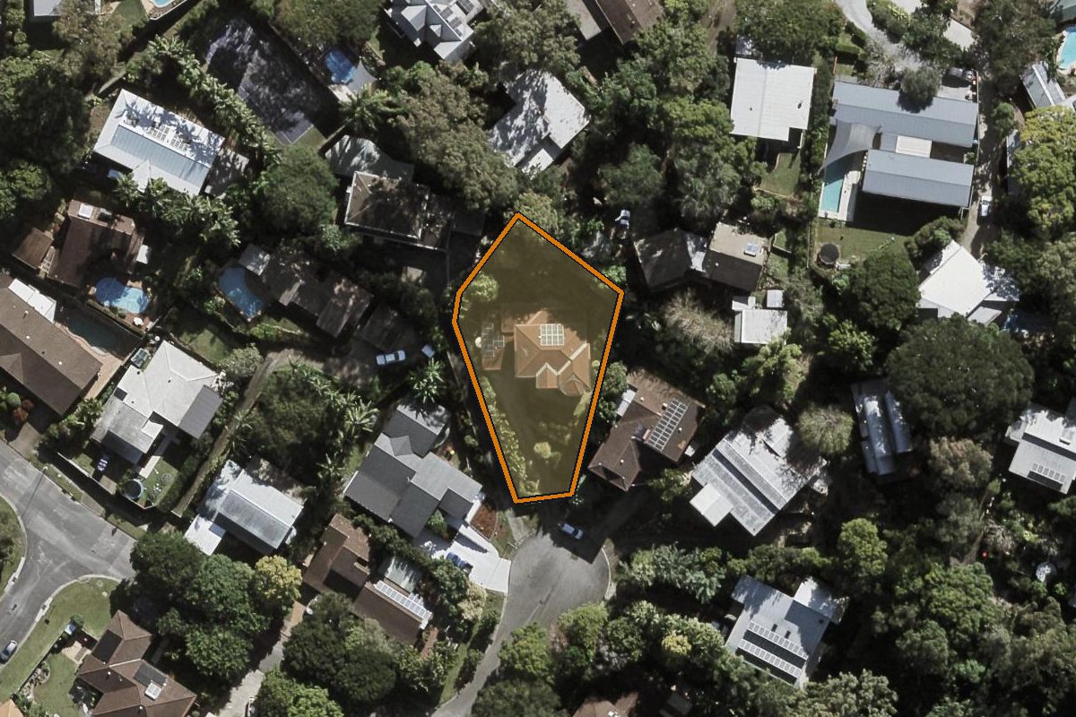 Aerial photo of 8 Nolina Court, Indooroopilly QLD 4068 with the lot boundary outlined in amber