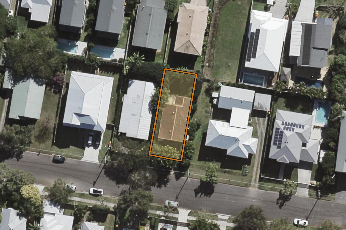 Aerial photo of 86 Sandon Street, Graceville QLD 4075 with the lot boundary outlined in amber