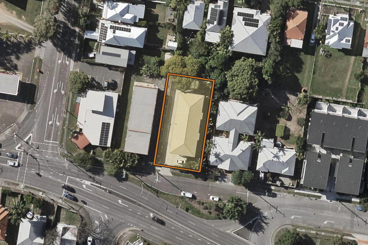 Aerial photo of 1/89 Albion Road, Albion QLD 4010 with the lot boundary outlined in amber