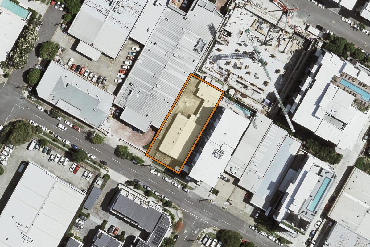 Aerial photo of 25/21 Kurilpa Street, West End QLD 4101 with the lot boundary outlined in amber