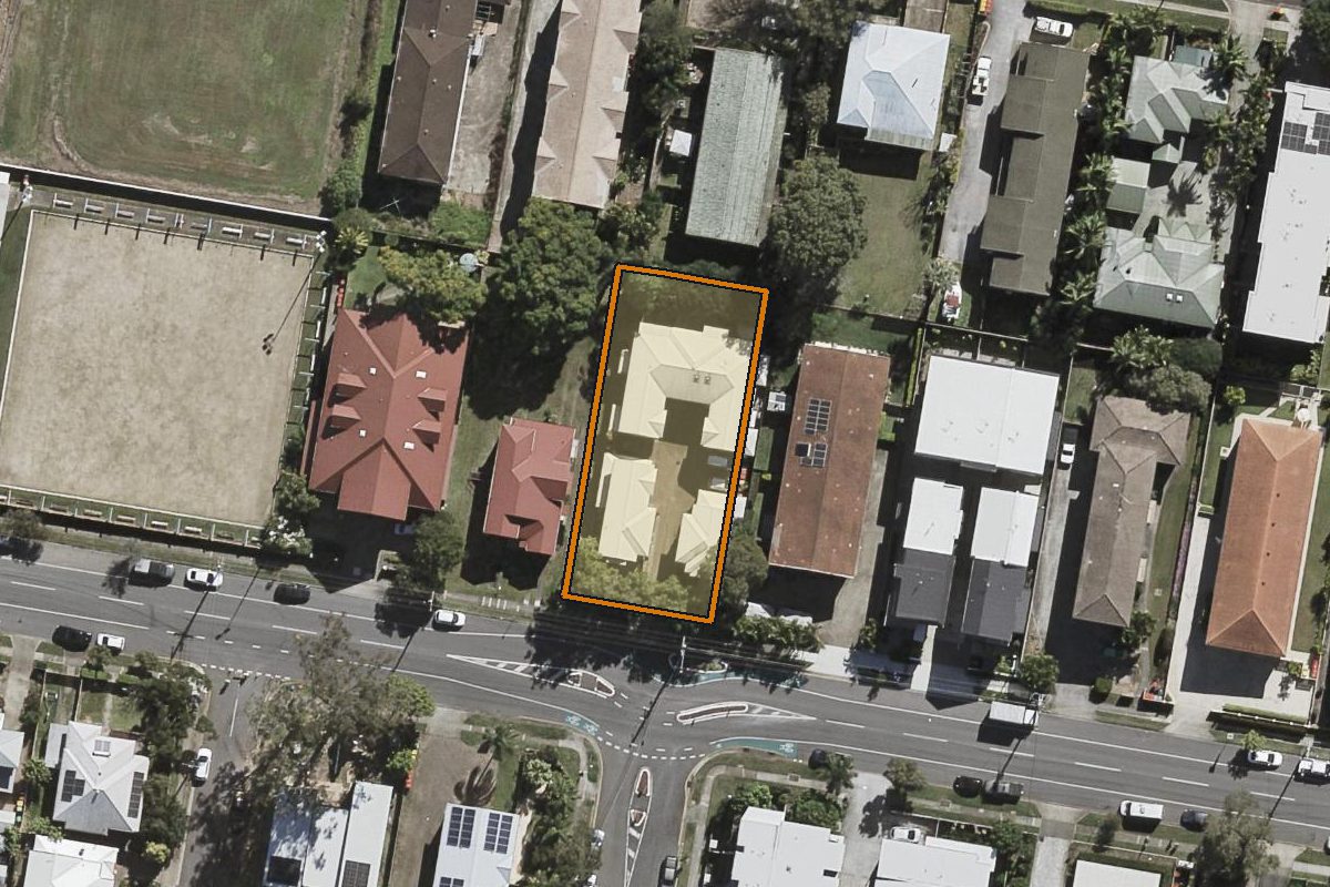 Aerial photo of 3/151 School Road, Yeronga QLD 4104 with the lot boundary outlined in amber