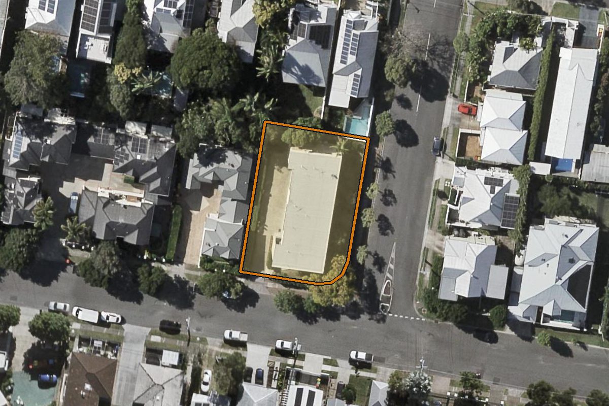 Aerial photo of 4/22 Fifth Avenue, Wilston QLD 4051 with the lot boundary outlined in amber