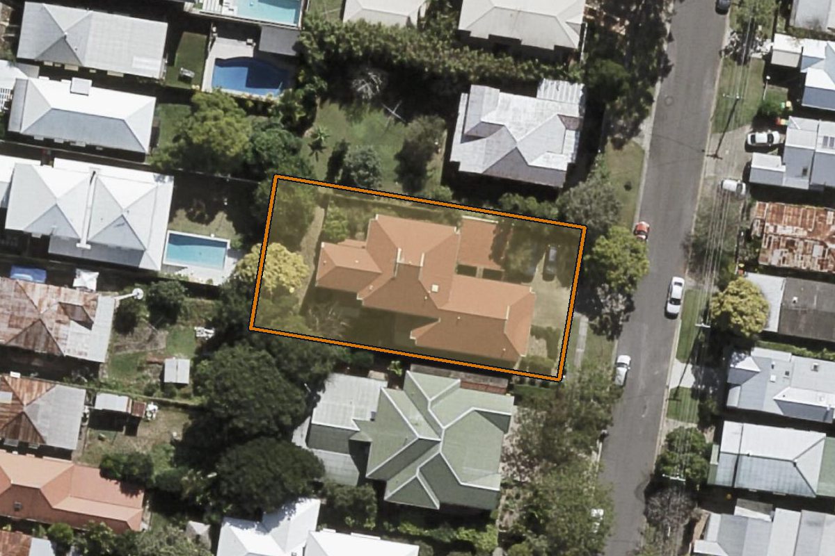 Aerial photo of 5/10 Bass Street, Paddington QLD 4064 with the lot boundary outlined in amber