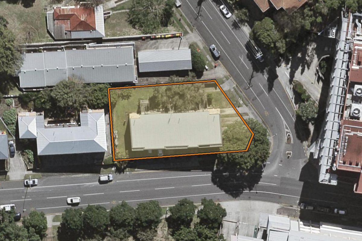 Aerial photo of 5/26 Blamey Street, Kelvin Grove QLD 4059 with the lot boundary outlined in amber