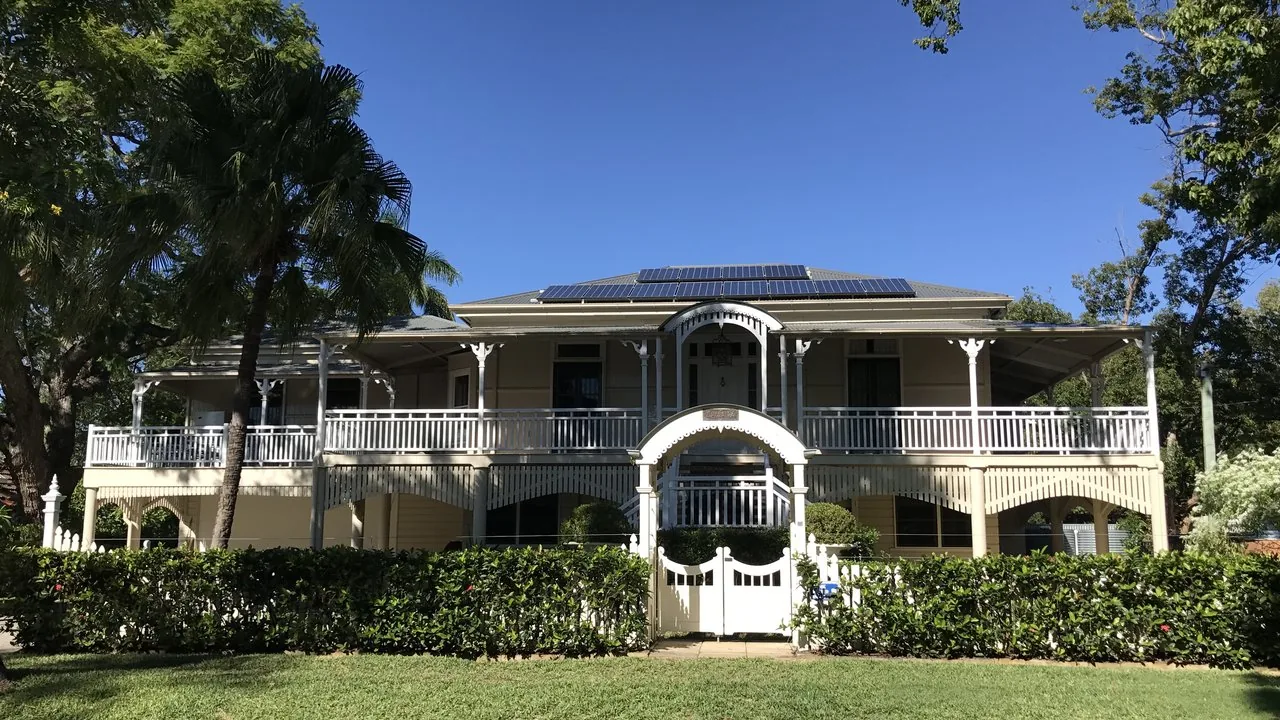 Queenslander on steep Brisbane hillside